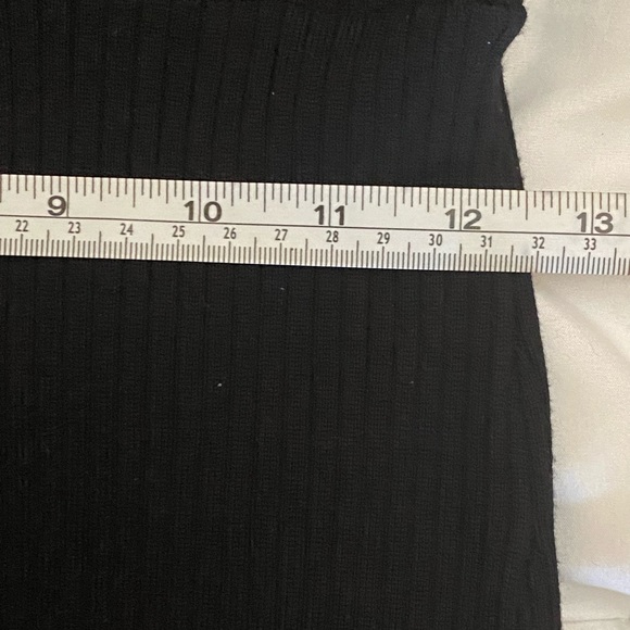 Guess black Vneck dress size large fits small. - Picture 6 of 7